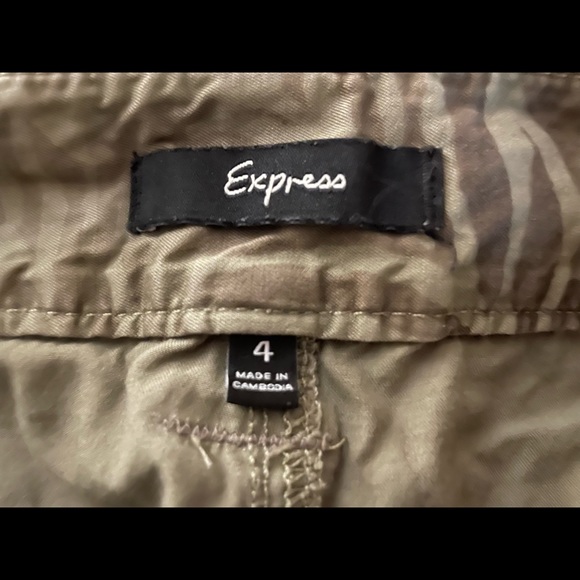 Express Capri’s - 4 - Picture 5 of 9
